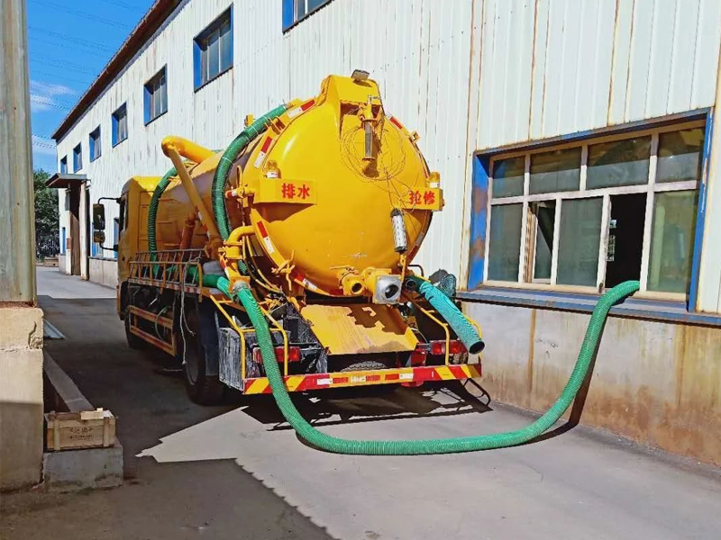 锁四厂区化粪池清理