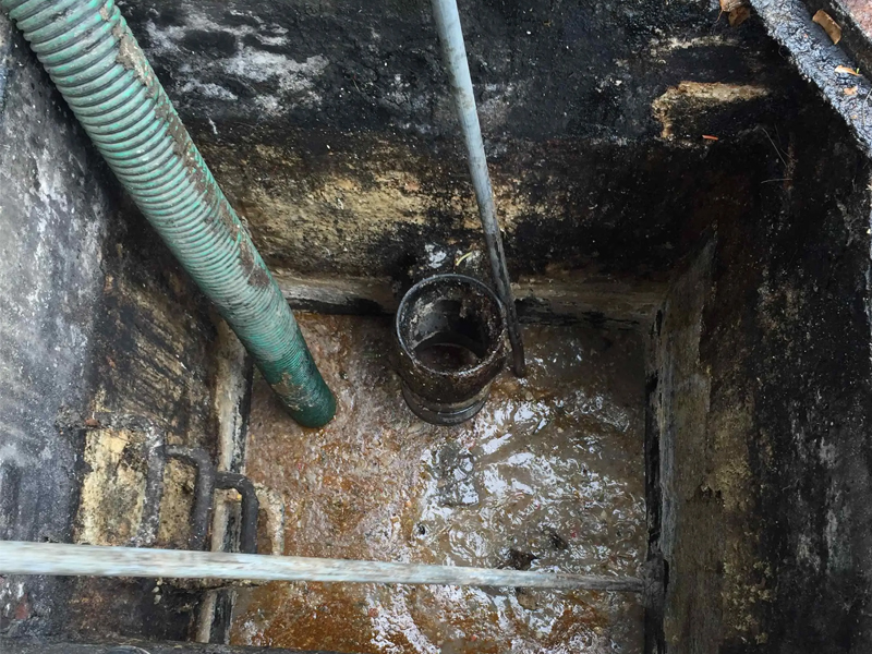 锁四隔油池清理